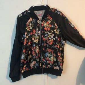 Junior Lg No Boundaries black floral bomber jacket